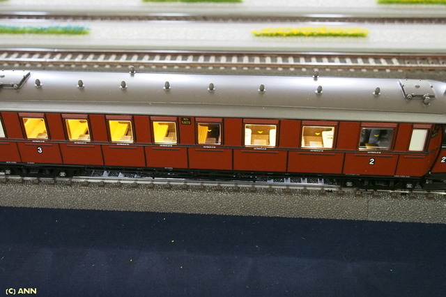 HO ROCO K.W.St.E客車に室内灯: ann model railroad V4